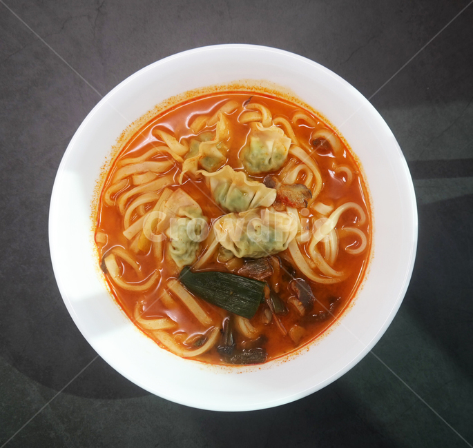 bowl,food,meal,dish,noodle,lunch,칼국수,요리,식사,인스턴트,버섯,만두,얼큰,혼밥,사발,국수,음식,식재료,요리,food,cook,meal,dishes,food reserves,면류,면요리,noodles,한식,한국음식,한국요리,korean food,korean dishes,korean meal,korean cook