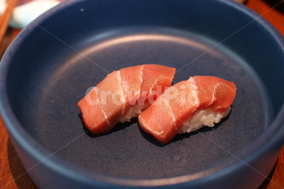 참치초밥,초밥,스시,참치,참치뱃살,도로,일식,음식,식사,음식,식재료,요리,food,cook,meal,dishes,food reserves,일식,일본음식,일본요리,Japanese food,Japanese dishes,Japanese meal,Japanese cook