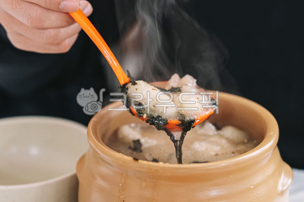 potato soup,Gamja Ongsimi,Potato dish,local food,Gangneung food,Korean,food,meal,jar food,Korean food,Ongsimi,cooking,Gangneung traditional food,traditional food