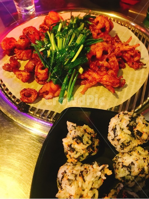 술안주,막창,닭발,먹방,음식,부추,안주,불판,모임,주먹밥,푸드,식재료,요리,food,cook,meal,내장,한국음식,돼지막창,koreanfood,koreancook,술,술자리,막창맛집,회식,친구,우정,구이