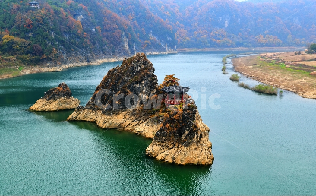 퇴계이황,도담삼봉,단양팔경,단양,정자,청풍호,자연,풍경,nature,landscape,한국자연풍경,한국자연경관,korea nature landscape,한국전통,한국문화,korean traditional,korean culture,outdoors,옥외,land,땅,shoreline,해안선,water,물,sea,바다,ocean,대양,promontory,곶,coast,연안