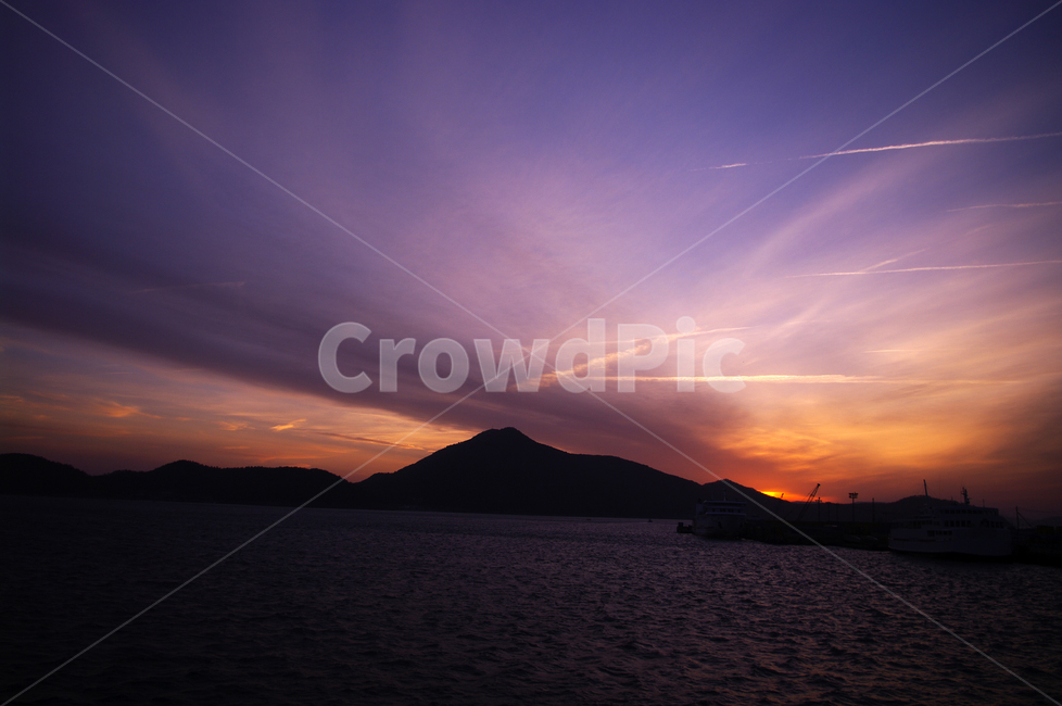 바다,풍경,섬,노을,하늘,구름,산,color,일출,sunrise,자연,풍경,nature,landscape,land,땅,outdoors,옥외,water,물,sea,ocean,대양,shoreline,해안선,coast,연안