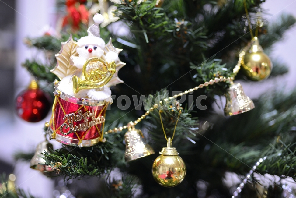 크리스마스,트리,장식,구슬,Christmas,ball,decoration,성탄절,겨울,계절,winter,season,기념일,축하,anniversary,congratulation,celebrate,celebration,메리크리스마스,성탄절,merry christmas,사물,물건,오브젝트,thing,object,matter