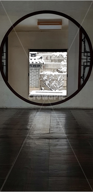 첫눈,창덕궁,낙선재,firstsnow,changdeokgung,changdeokgungnakseonjae,nakseonjae,만월문,겨울,계절,winter,season,한국전통,한국문화,korean traditional,korean culture,건축물,건물외관,exterior,building,structure,architecture,construction
