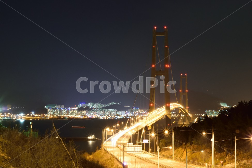 여수,이순신대교,야경,밤,다리,차,도로,불빛,조명,교통,sky,night,nightview,bridge,cars,lights,load,traffic,건축물,건물외관,exterior,building,structure,architecture,construction