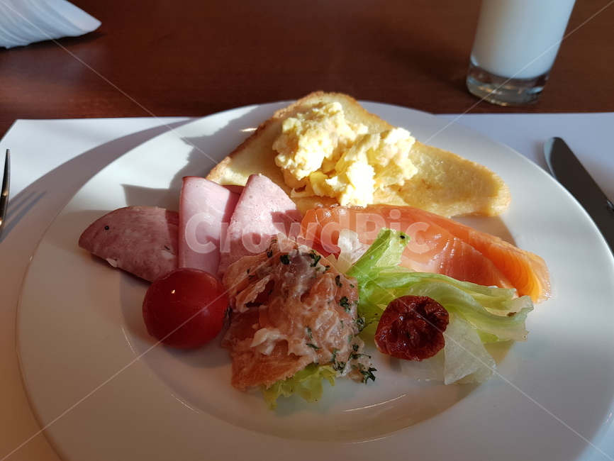 meal,식사,dish,요리,food,음식,조식,아침식사,프렌치토스트,햄,연어,드라이방울토마토,음식,식재료,요리,food,cook,meal,dishes,food reserves