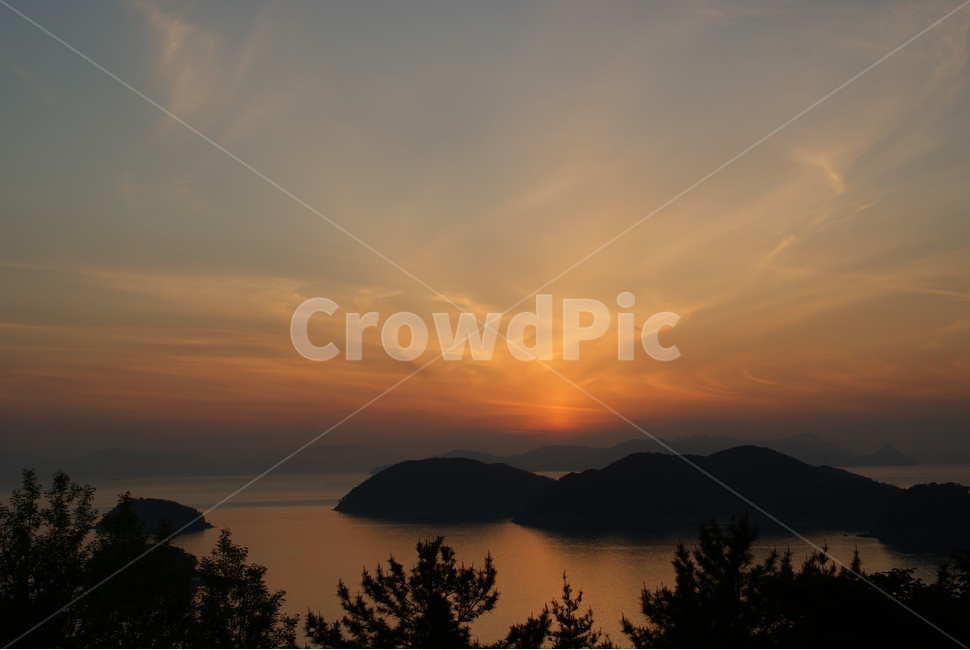 일몰,석양,통영,바다,힐링,자연,풍경,nature,landscape,한국자연풍경,한국자연경관,korea nature landscape,outdoors,옥외,dusk,황혼,dawn,새벽,sunset,red sky,붉은 하늘,sky,하늘