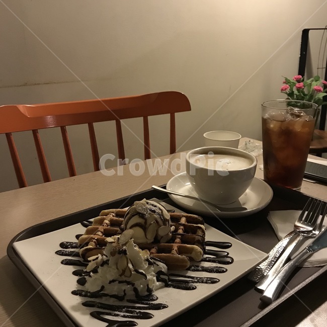 Cafe Latte,chair,snack,flower,icecream,fork,knife,cafe,waffle,dessert,coffee,Americano