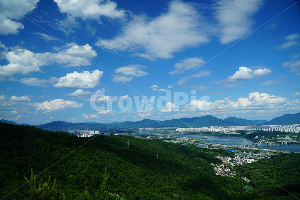 경기도,구리시,한강,암사대교,자연,도시,시티,건물,빌딩,한국,하늘,구름,산,산맥,산봉우리,정상,산꼭대기,전경,풍경,nature,landscape,river,scenery,scene,view,citi,building,bridge,tree,mountain,sky,blue,cloud,초여름,6월,june,동네,마을,korea,한국자연