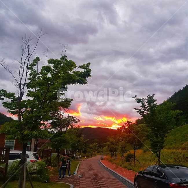 outdoors,옥외,nature,자연,human,인간,person,사람,vegetation,초목,plant,식물,구름,노을,용암,자연,풍경,nature,landscape