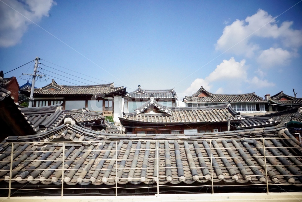 한옥,지붕,팔작,우진각,hanok,북촌,하늘,기와,한국전통,한국문화,korean traditional,korean culture,건축물,건물외관,exterior,building,structure,architecture,construction