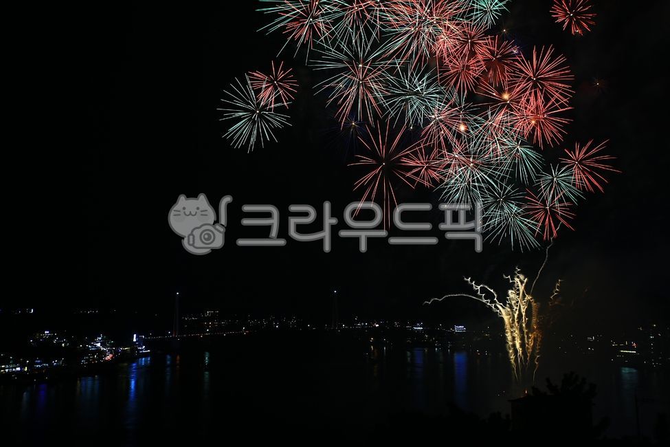 night view,romance,Yeosu night sea,festival,port city,night,Yeosumi Port,fireworks,Fireworks,sea