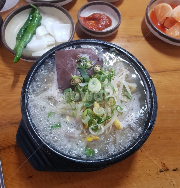 국밥,돼지국밥,순대국밥,해장,해장국,안주,음식,요리,식사