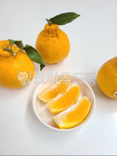 citrusfruit,citrus fruits,fruit,plant,food