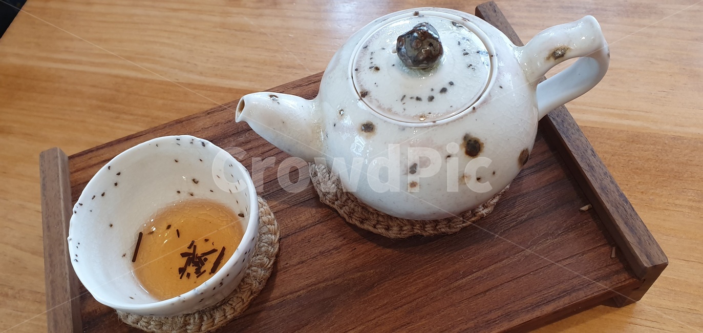 다기,접시,일본식접시,꽃무늬접시,꽃무늬잔,일본식기,접사,음료수,drink,beverage