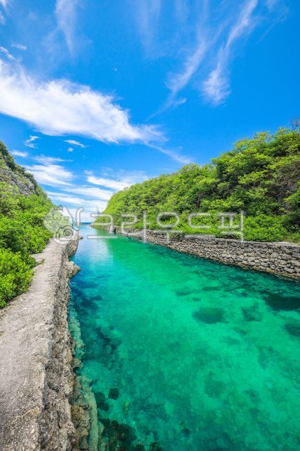 호수,summer,lake,곶,guam,괌,에메랄드,에메랄드벨리,emeraldvalley,valley,계곡,outdoors,옥외,nature,자연,lagoon,라군,여름,미국,america