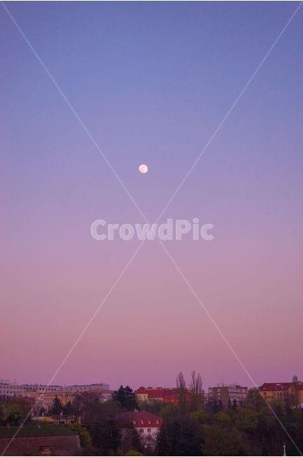 체코,프라하,달,프라하야경,보름달,도시,풍경,city,landscape,해외,외국,세계,foreign,oversea,world,세계도시풍경,해외도시풍경,외국도시풍경,world cityscape,색깔,색상,색채,색감,color sense,color sensitivity,feeling of color,nature,자연,outdoors,옥외