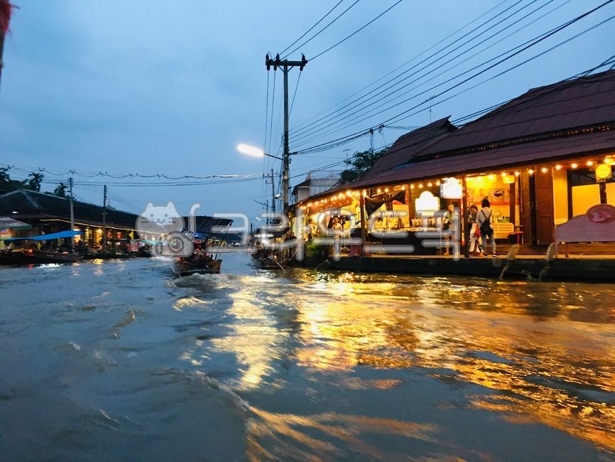 해질녘,수상가옥,수상시장,담넌사두억,태국