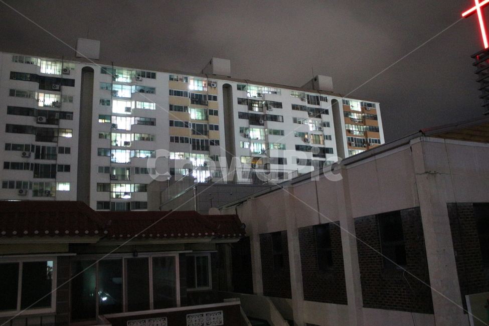 불빛,밤,하늘,highrise,고층건물,town,도시,city,어반,urban,건물,시티,building,아파트,새벽,밤하늘,주택,골목