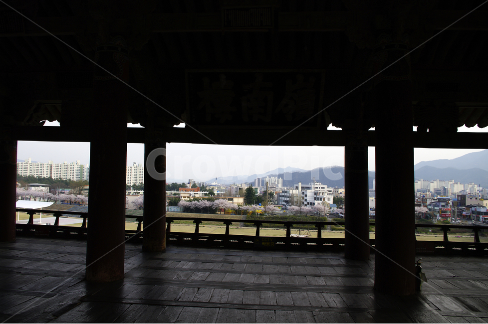 한국,밀양,영남루,정자,누각,풍경,도시,풍경,city,landscape,한국도시풍경,한국도시경관,korea cityscape,한국전통,한국문화,korean traditional,korean culture,건축물,건물외관,exterior,building,structure,architecture,construction,flooring,바닥,porch,현관,patio,안마당,pergola,페르 골라