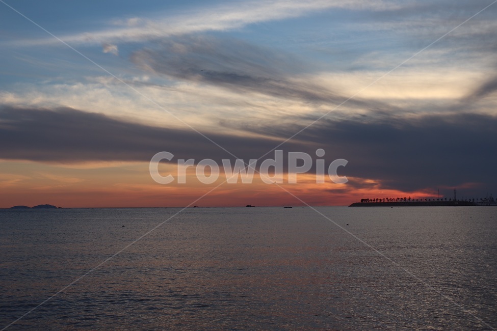 바다,노을,하늘,구름,풍경,자연,자연,풍경,nature,landscape,outdoors,옥외,sky,dusk,황혼,sunset,일몰,dawn,새벽,red sky,붉은 하늘