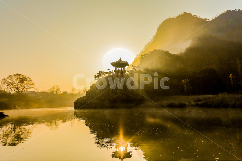Valley,light,octagonal pavilion,Sunrise,Wolryubong Peak,water,Fog