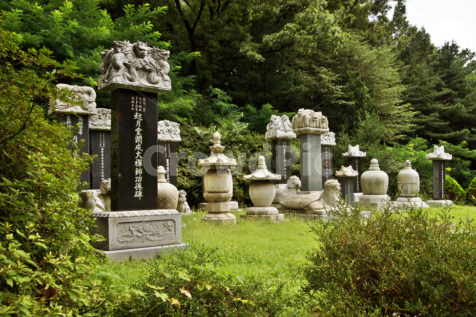 봉원사,부도,고승,무덤,불교식,공덕비,추모비,조각상,동상,석상,조형물,statue,bronze statue,stone statue