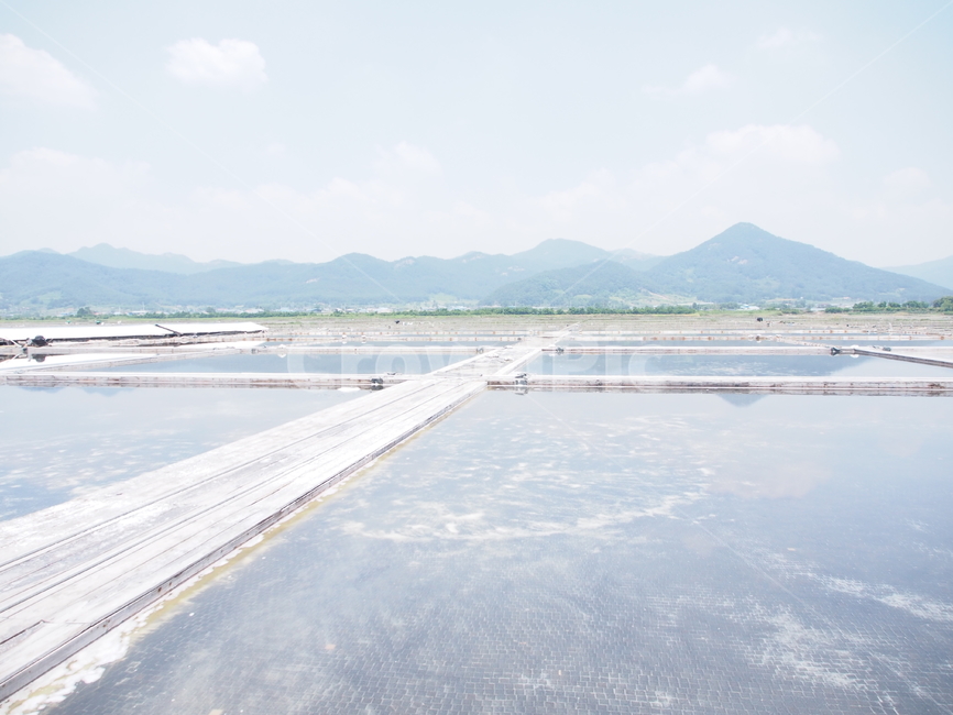 염전,소금,서해,물,하늘,자연,서해바다,천일염,서해핫플레이스,자연,풍경,nature,landscape