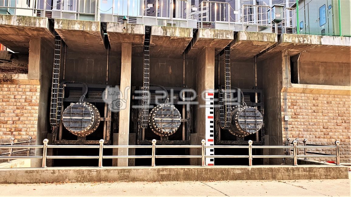 Flood control,Flood prevention,drain pump,machine,pump station,brick,drain,Pump