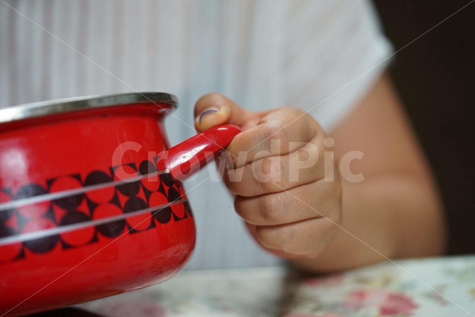 식사,저녁식사,음식,냄비,손,일상,일상풍경,식사시간,밥,집밥,일상사진,컨셉,연출사진,연출,먹방,사람,인물,인간,human,person,사물,물건,오브젝트,thing,object,matter,연출,컨셉,콘셉,direction,concept