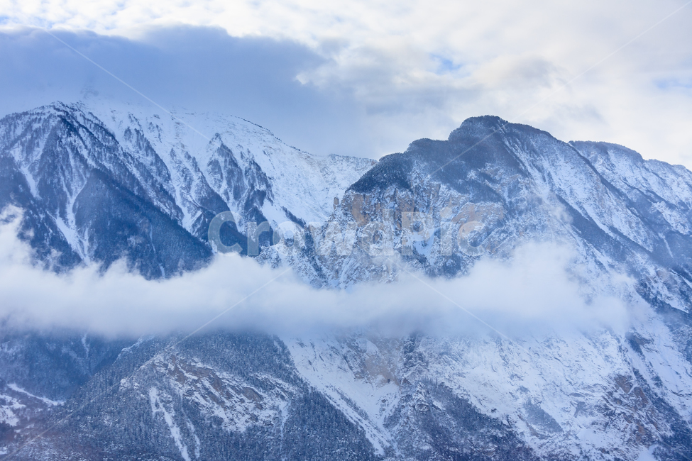 알프스산맥,스위스,겨울,눈,숲,구름,나무,겨울,계절,winter,season,자연,풍경,nature,landscape,해외,외국,세계,foreign,oversea,world,세계자연풍경,해외자연풍경,외국자연풍경,world nature landscape,outdoors,옥외,mountain,산,mountain range,산맥,peak,피크,ice,빙