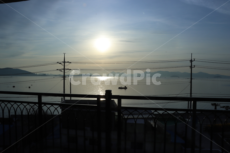 sun,sunny,fall,spring,바다,하늘,햇빛,풍경,자연,일상