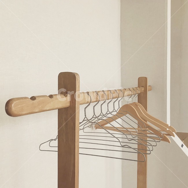 행거,옷걸이,목재,neat,가지런한,사물,물건,오브젝트,thing,object,matter