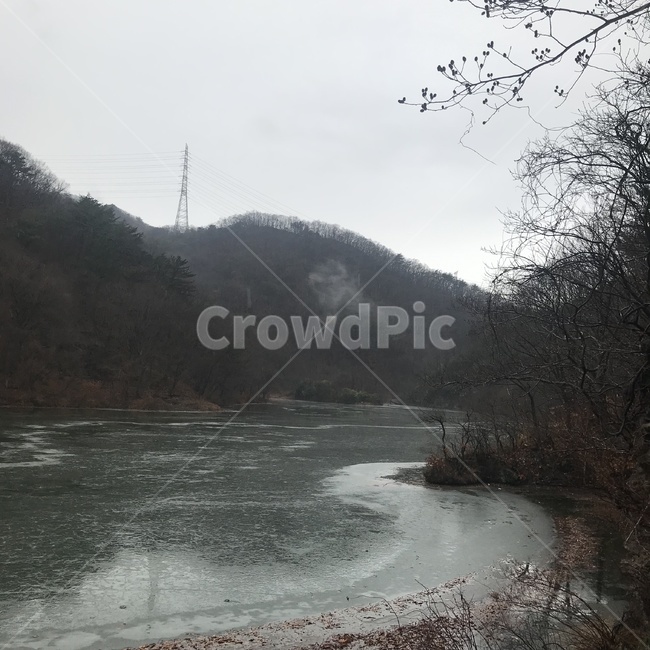 겨울,저수지,얼음,산속,추움,자연,풍경,nature,landscape