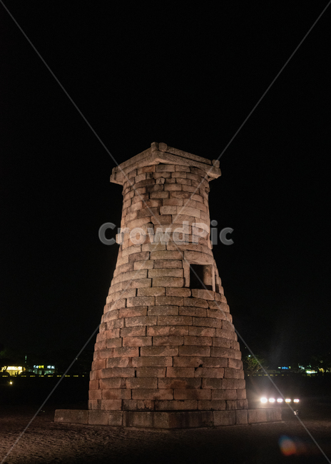 첨성대,경주,야간,밤,천문,천문관측,신라,건축물,빌딩,탑,건물,풍경,building,tower,architecture,문화재,night,stone,build,korea,천문대,old,observatory,culture,문화,cultural,heritage,야경,밤,풍경,nightscape,night,landscape,한국전통,한국문화,korean traditional,korean culture,랜드마크,landmark,tourist attraction,한국랜드마크,한국관광지,한국명소,korea landmark,korea tourist attraction