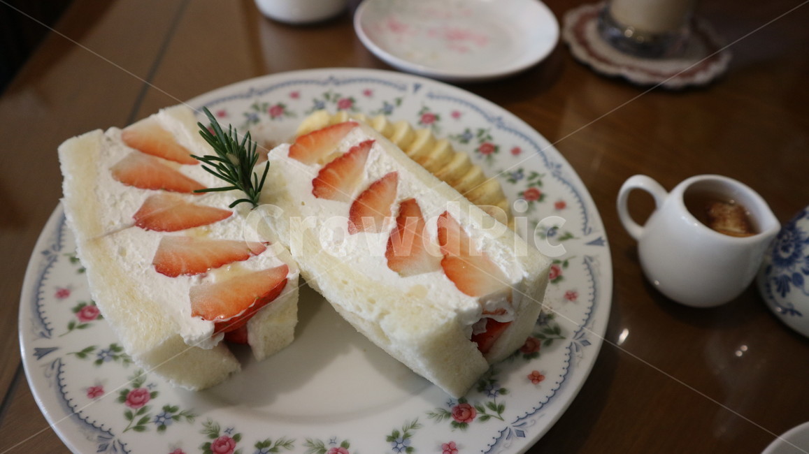 food,음식,과일,citrusfruit,딸기산도,샌드위치,딸기,빵,bread,디저트,간식,후식,dessert,snack