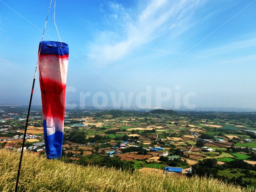 제주오름,바람,가을,마을,한국,가을하늘,제주도,jeju,jeju island,시골,마을,풍경,landscape,country,rural,town,한국전통,한국문화,korean traditional,korean culture,nature,자연