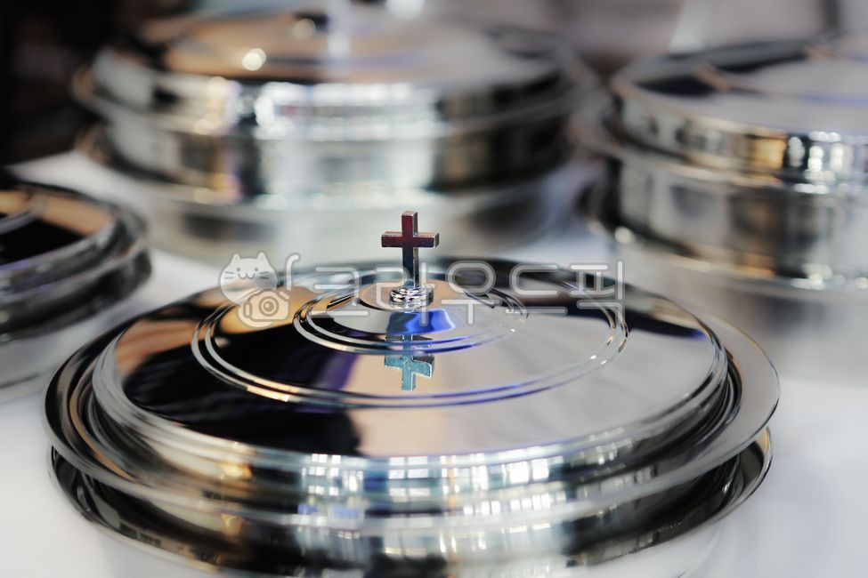 십자가,성찬식,종교,예수그리스도,교회,포도주,빵,최후만찬,상징,신앙,도구,그릇,고난주간,신성한,성찬,희생,기념일,성스러운