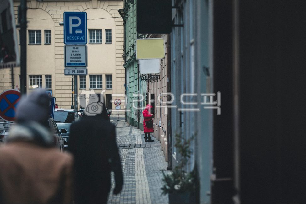 체코,프라하,유럽,동유럽,거리,시내,person,사람,human,인간,path,통로