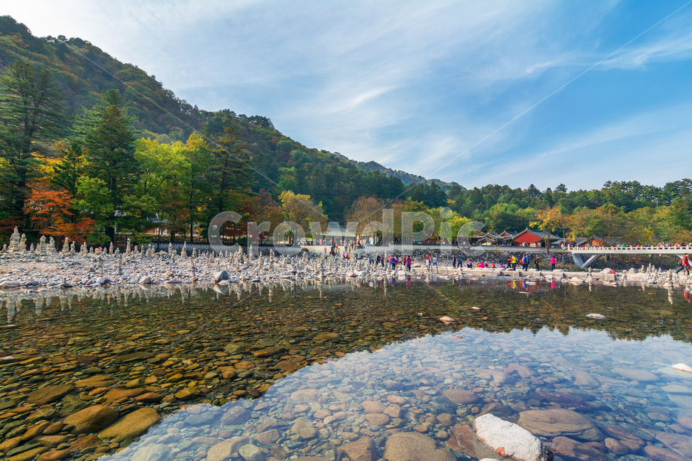 A national park,Baekdam Valley,reflection,nature,water,Pebble,Gangwondo,Baekdamsa Temple,outdoors,stream,stone tower,moorage,autumn,river,Mt Seolark