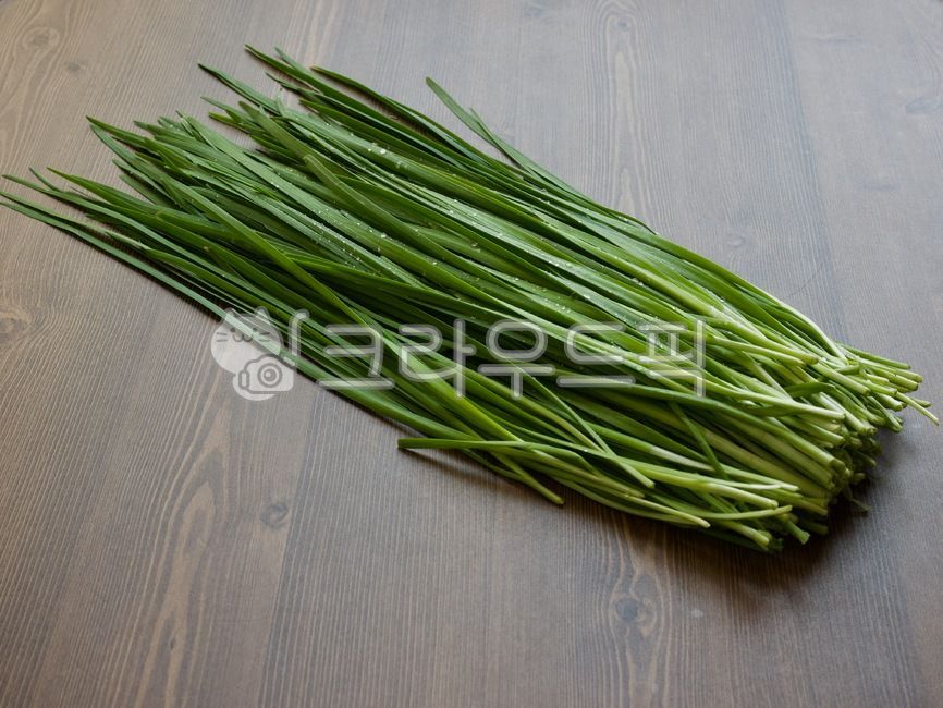 부추,유기농,유기농부추,채소,야채,음식,음식재료,녹색,chives,organic,organicleek,vegetable,food,foodingredients,green,배경,background,웰빙,웰빙음식,녹색채소,잎,잎채소,wellbeing,wellnessfood,greenvegetable,leaf,leafvegetable,식물,plant,음식,식재료,요리,food,cook,meal,dishes,food reserves,채소,야채,vegetables