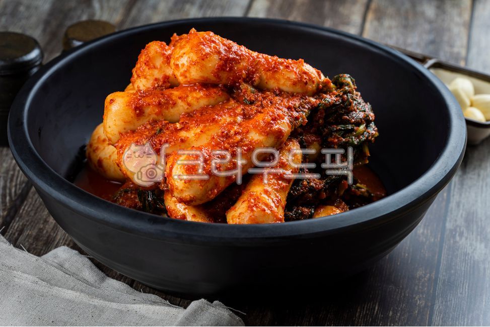 seasoning,altarikimchi,radish,concept,vegetable,youngradishkimchi,vegetables,redpepperpowder,jangdokdae,bachelorkimchi,Altari Kimchi,traditionalfood,garlic,salt,kimchi,Jangdokdae,food,korea,chili powder,bachelor kimchi,traditional food