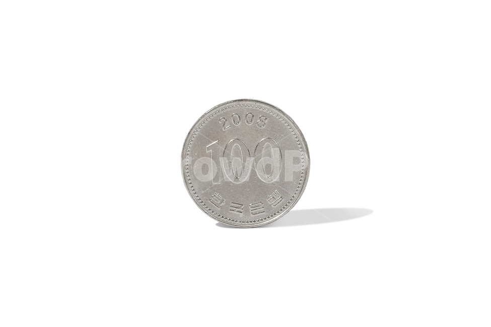 백원,100원,동전,화폐,코인,금융,돈,finance,banking,money,사물,물건,오브젝트,thing,object,matter,누끼,remove background