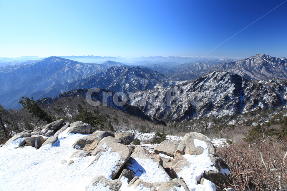 설악산,겨울산행,파란하늘,대청봉,능선,겨울나무,설원,등산,겨울,계절,winter,season,자연,풍경,nature,landscape,mountain range,산맥,outdoors,옥외,mountain,산,rubble,파편