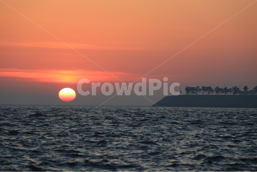 light,sun,sunset,sea,하늘,일몰,황혼,붉은하늘,redsky,새벽,nature,자연,sky,dawn,자연,풍경,nature,landscape