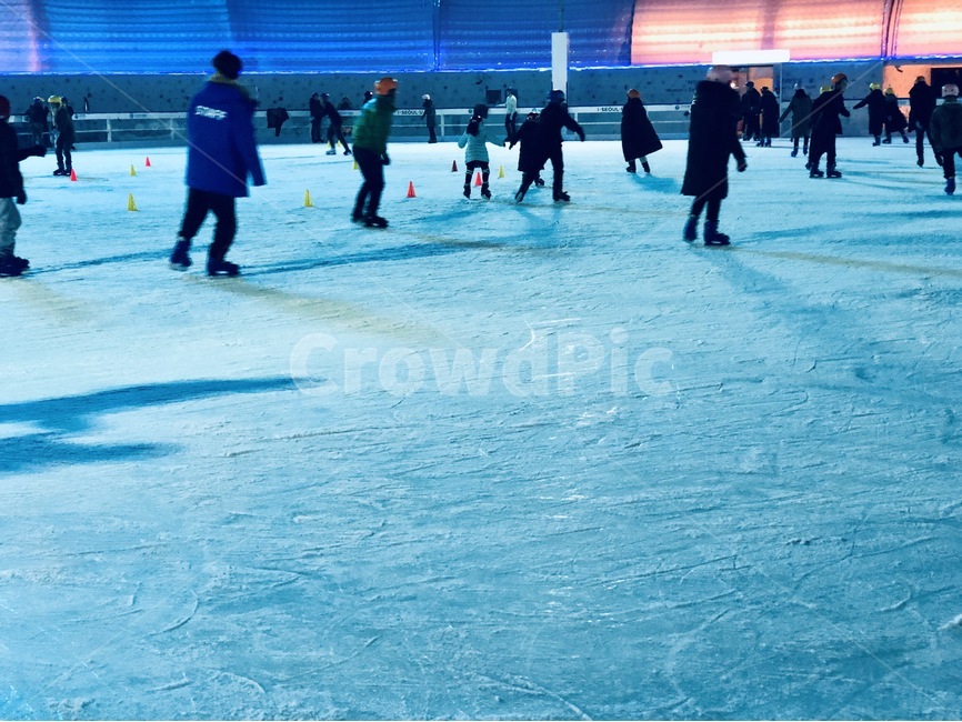아이스링크,스케이트,얼음,아이스스케이트,광장,서울시청,겨울,계절,winter,season,사람들,대중,군중,other people,crowd,스포츠,레저,운동,sports,leisure,exercise