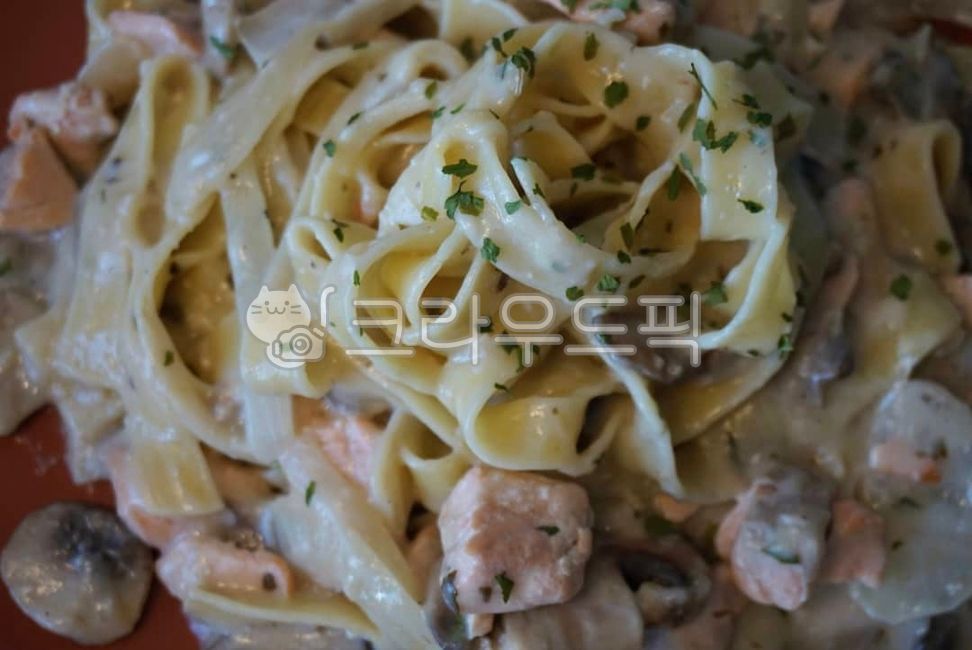 lunch,pasta,Cream Pasta,salmon pasta,cream,food,lunch menu