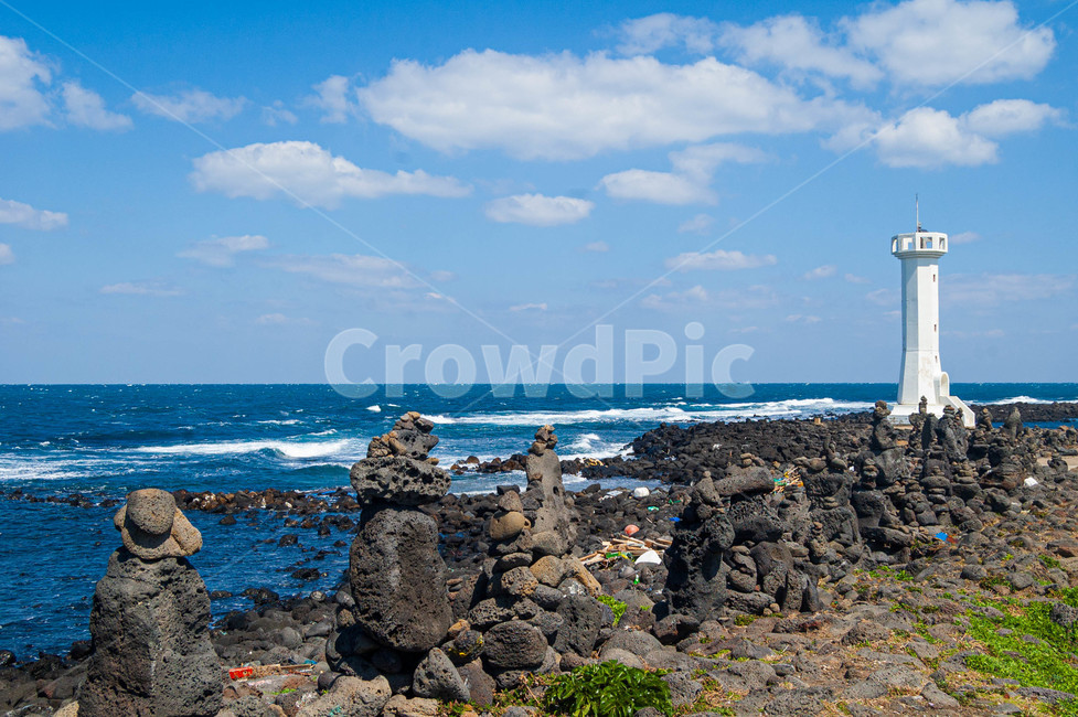 등대,제주도,해안선,바다,하늘,구름,바위,탑,등대,lighthouse,제주도,jeju,jeju island