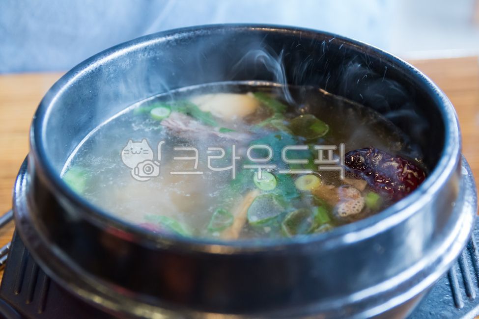 갈비탕,뚝배기,뚝배기갈비탕,갈비,뜨거운,한국음식,음식문화,식문화,점심,얼큰한,국물,식당,요리,음식,건강한,탕,맛있는,시원한,연기,파,먹을것,고기,한국,전통음식