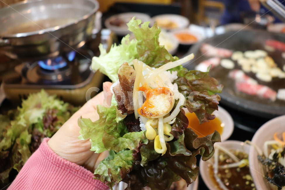 food,음식,meal,식사,dish,요리,고기,고기쌈,차돌박이